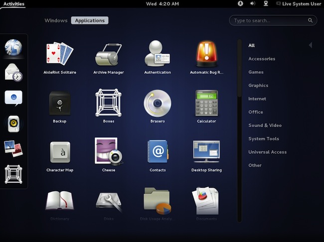 Capture d'écran du bureau Gnome 3.4 avec barre de menus et dock.