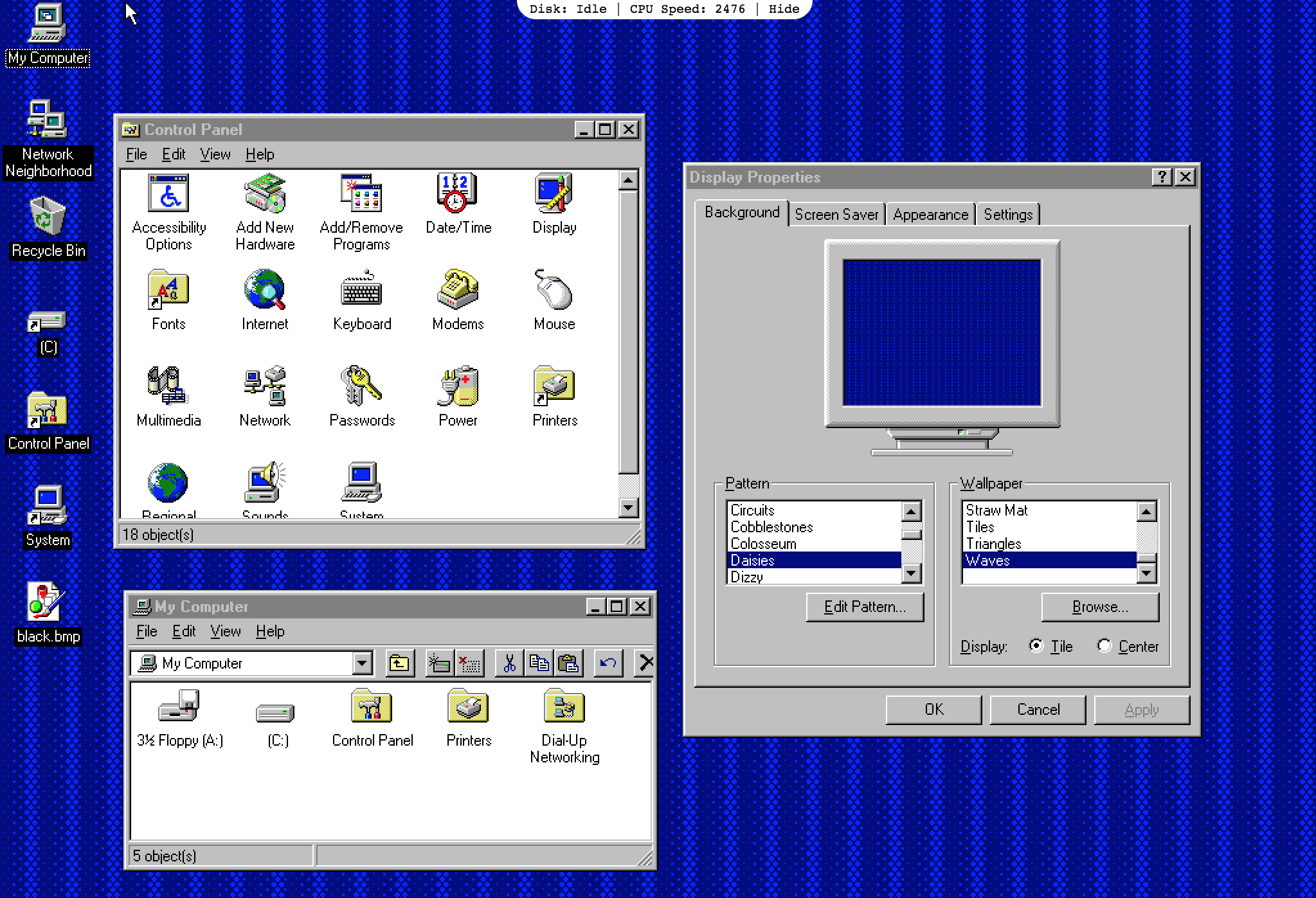 Personne utilisant un ordinateur avec Windows 95