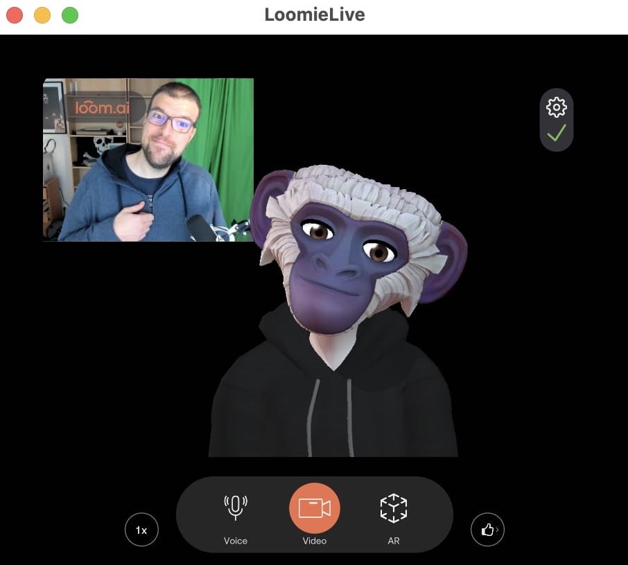 Un utilisateur Loomie Live personnalisant son avatar sur son ordinateur