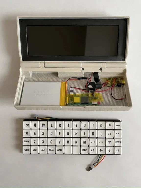 Ordinateur portable personnalisé avec écran vintage