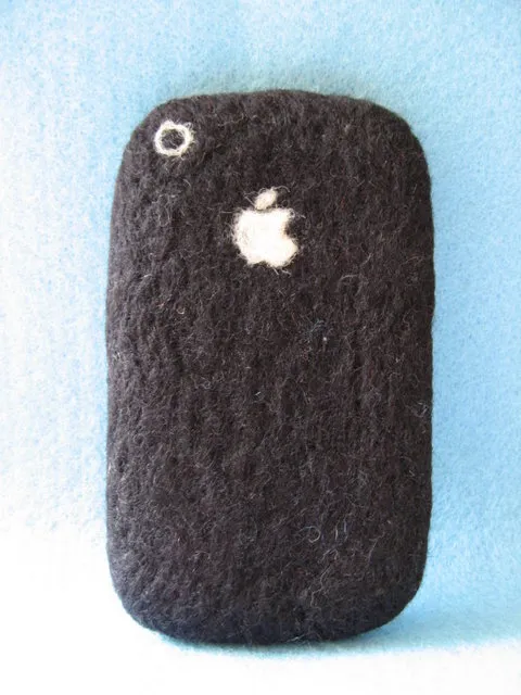 Un modèle unique d'iPhone en laine à acheter sur eBay