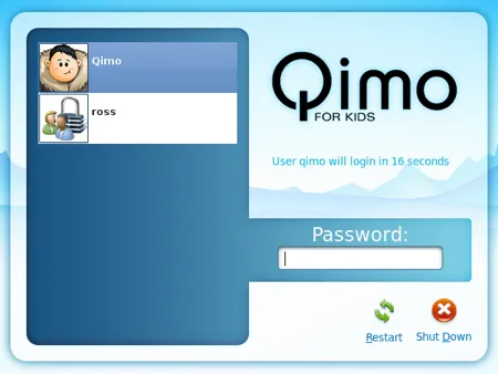 Enfant utilisant Qimo pour apprendre à utiliser un ordinateur